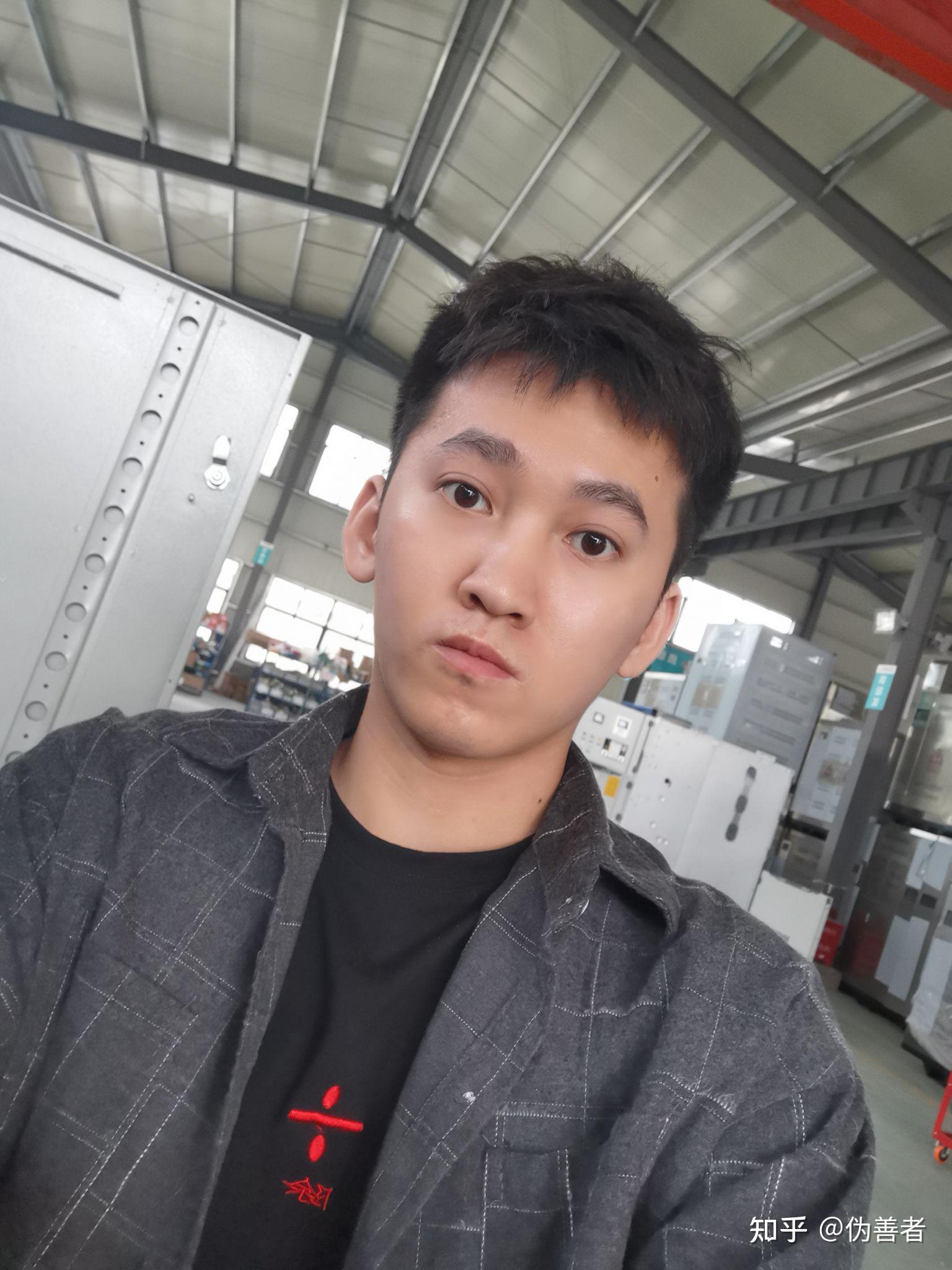 大学生男的,想烫一个头发,我想烫纹理烫,但是又怕烫出来没什么效果,不