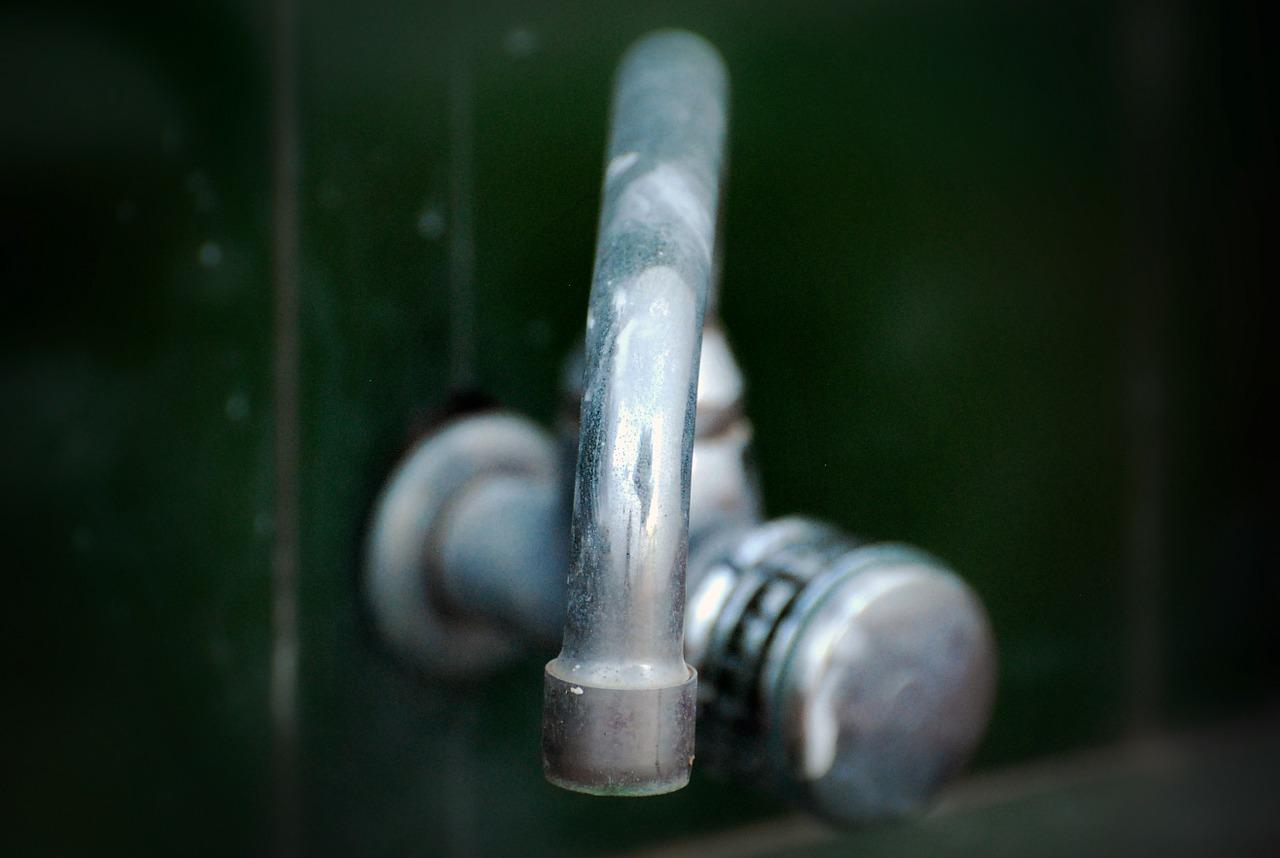 2. 拆卸插座技巧