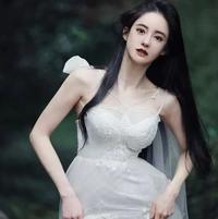 除此之外其实在业内还有许多的网红也不露脸,这其中就有林晚晚这位新