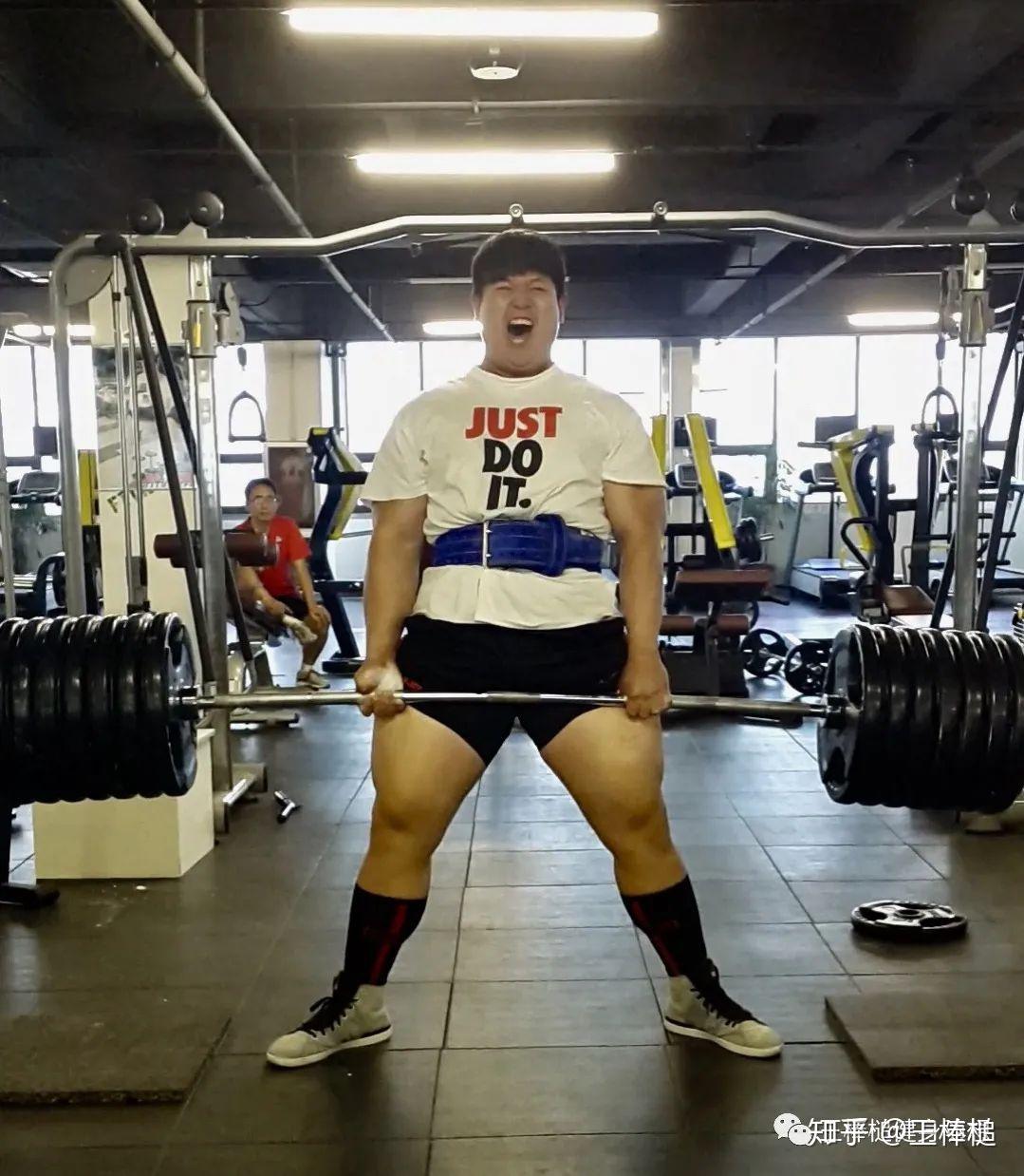 身为体重一百公斤的肌肉男是什么体验?