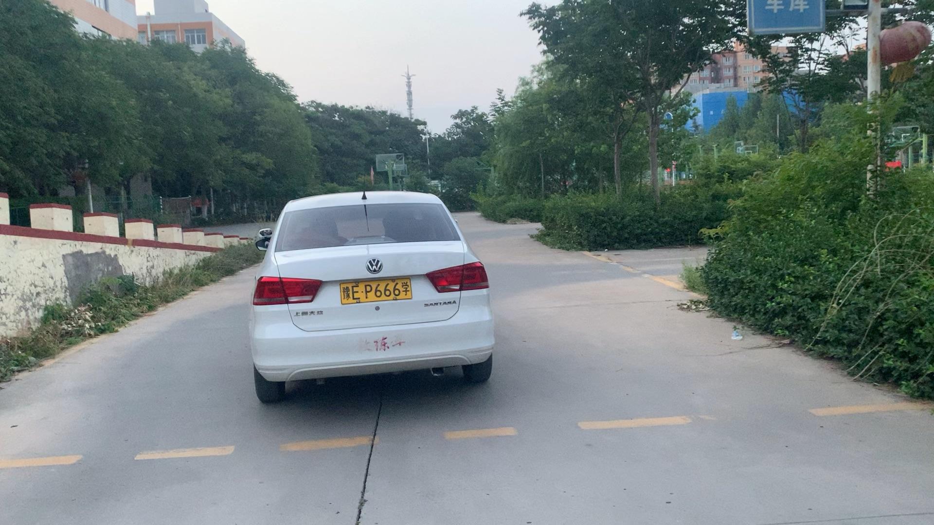 科目二倒车入库,一边窄一边宽,怎么修正车身