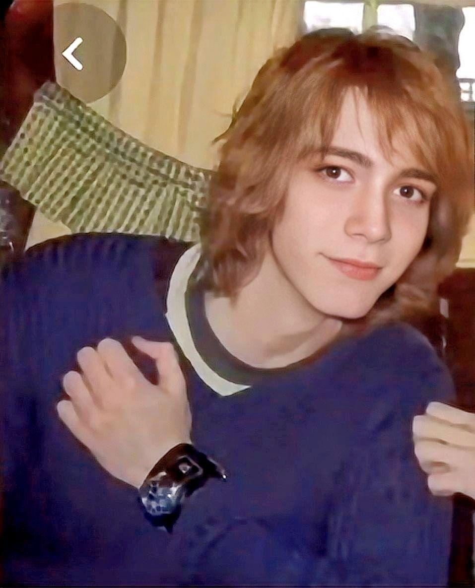 请问有人有韦斯莱双子弗雷德韦斯莱乔治韦斯莱的照片吗特别帅的那种