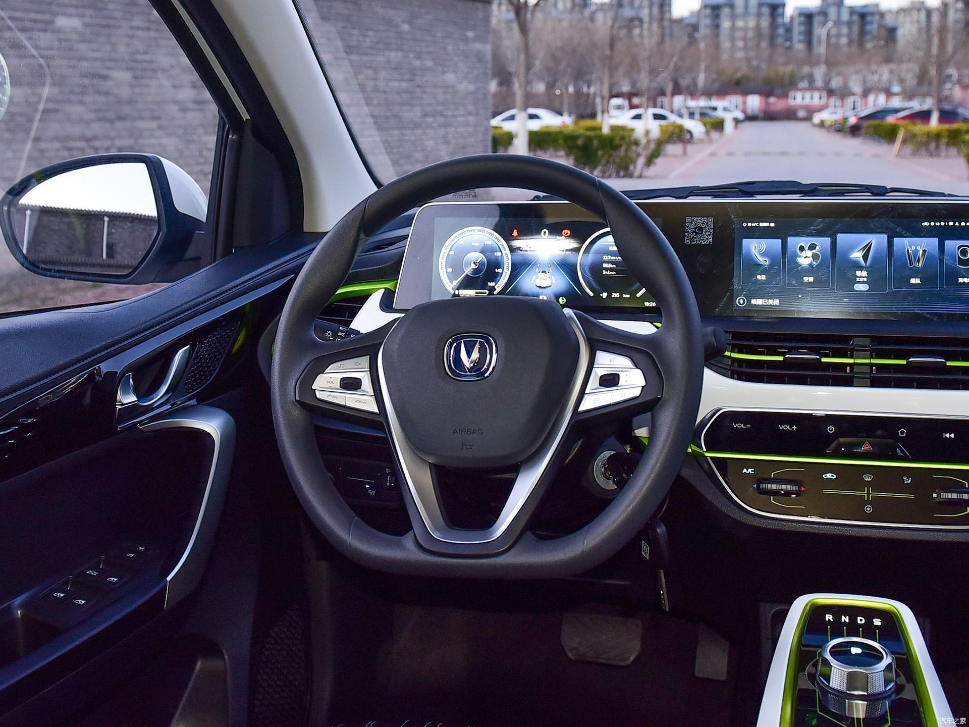 从内饰方面来说,内装饰是奔奔e-star的亮点之一.