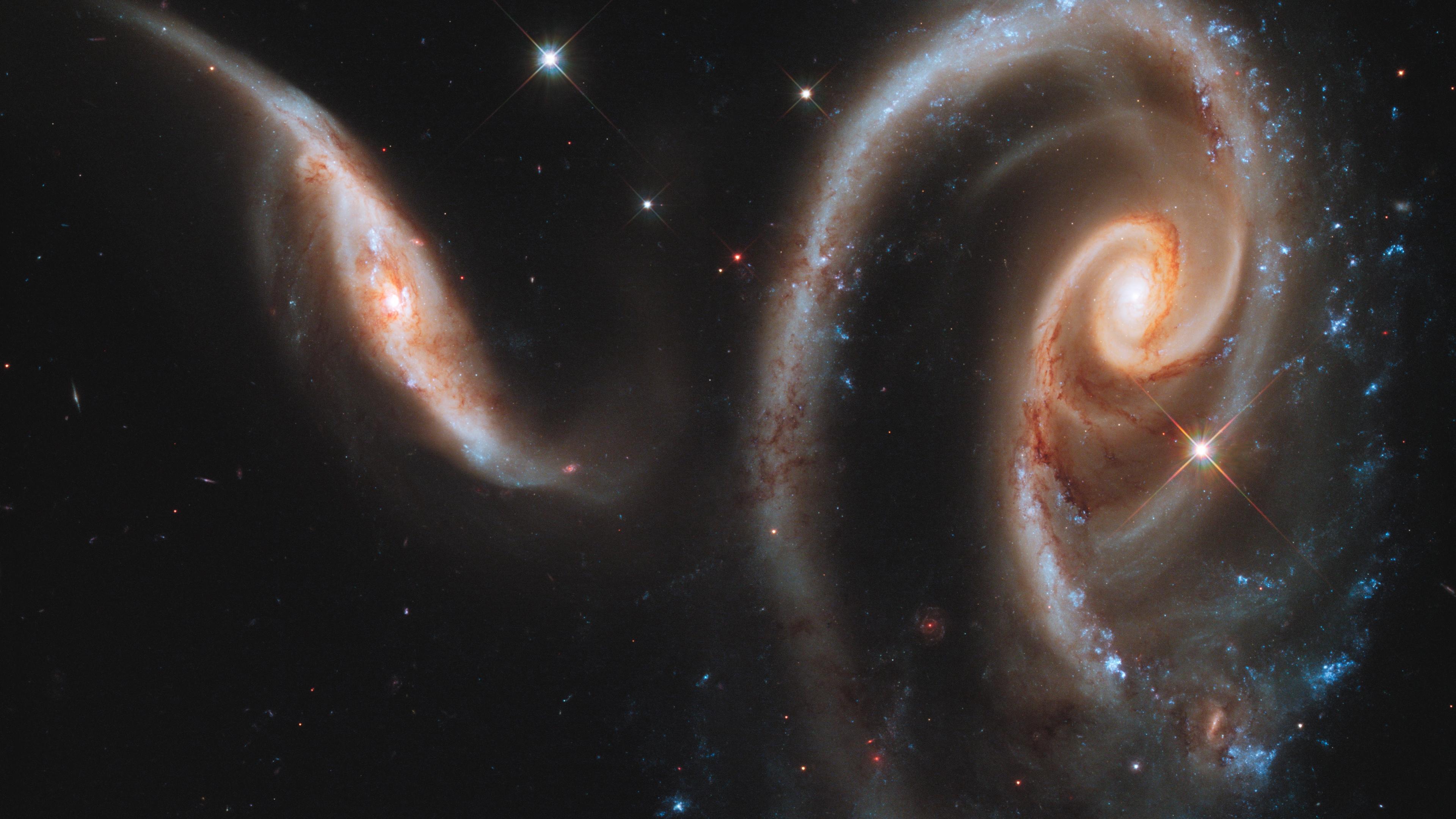 有没有宇宙,太阳系,比如土星,等的图片或者艺术创作,适合做壁纸什么的