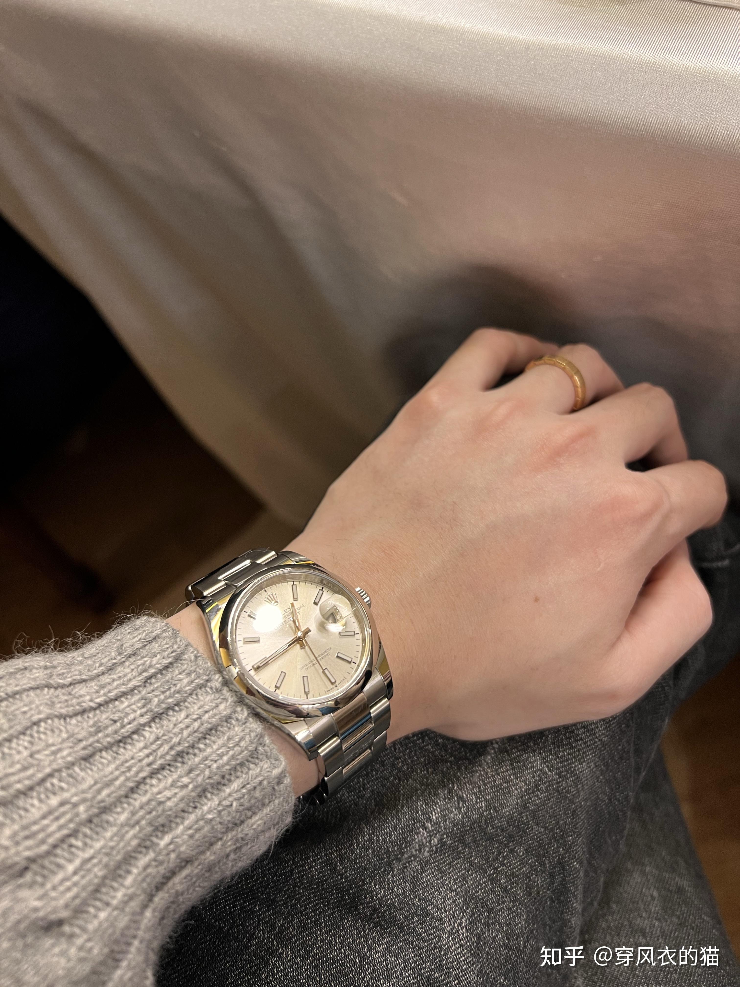 有哪些适合手细的人戴的小表盘手表? - 知乎