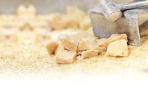 走街串巷的敲糖人成了最讨人嫌的人