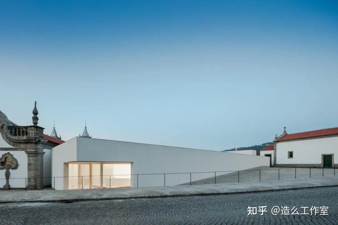 成为阿尔瓦罗西扎