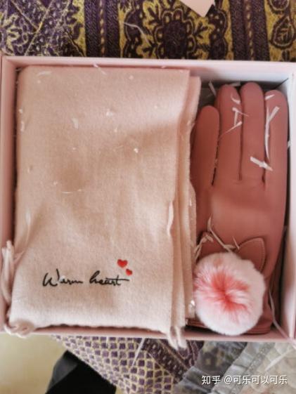 舒适感好的围巾 v2-24e18d60c1a043fbc02916dea4f464bc_r.jpg