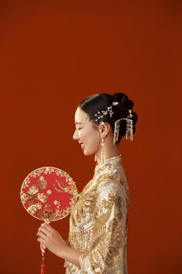 一辈子都看不腻的中式秀禾服婚纱照 - 知乎