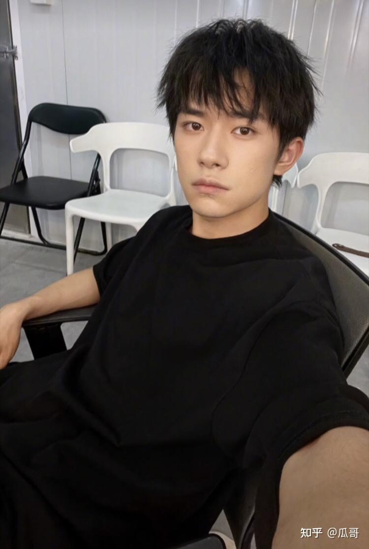 千玺自拍 - 知乎