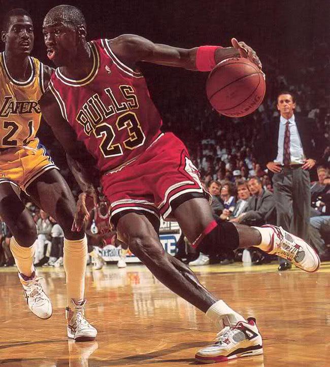 【经典回顾】乔丹上脚征战的Air Jordan全纪录(上) - 知乎