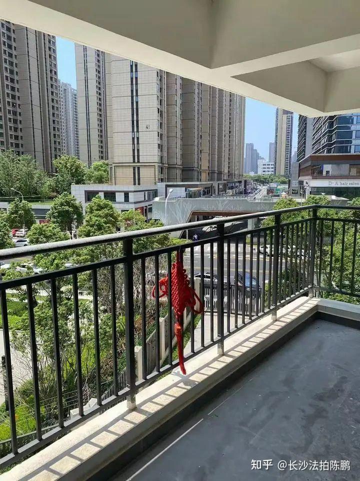 卓越中寰法拍房，7.6折，金融中心网红盘开始法拍了 - 知乎