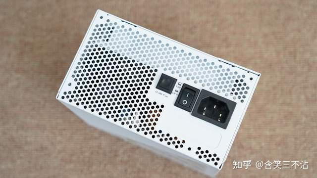 艾尔登法环太火了,于是打造了一台能在4K分辨率下畅玩它的黑白主机 第56张 艾尔登法环太火了,于是打造了一台能在4K分辨率下畅玩它的黑白主机 第56张