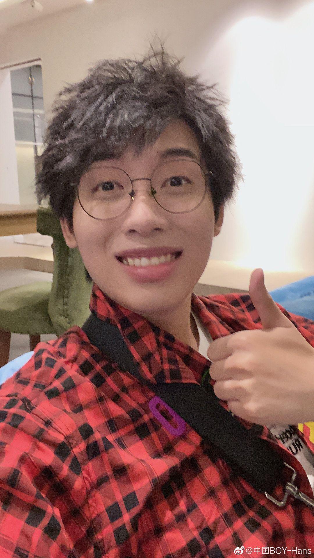 b站的up主中国boy是不是越来越帅了?