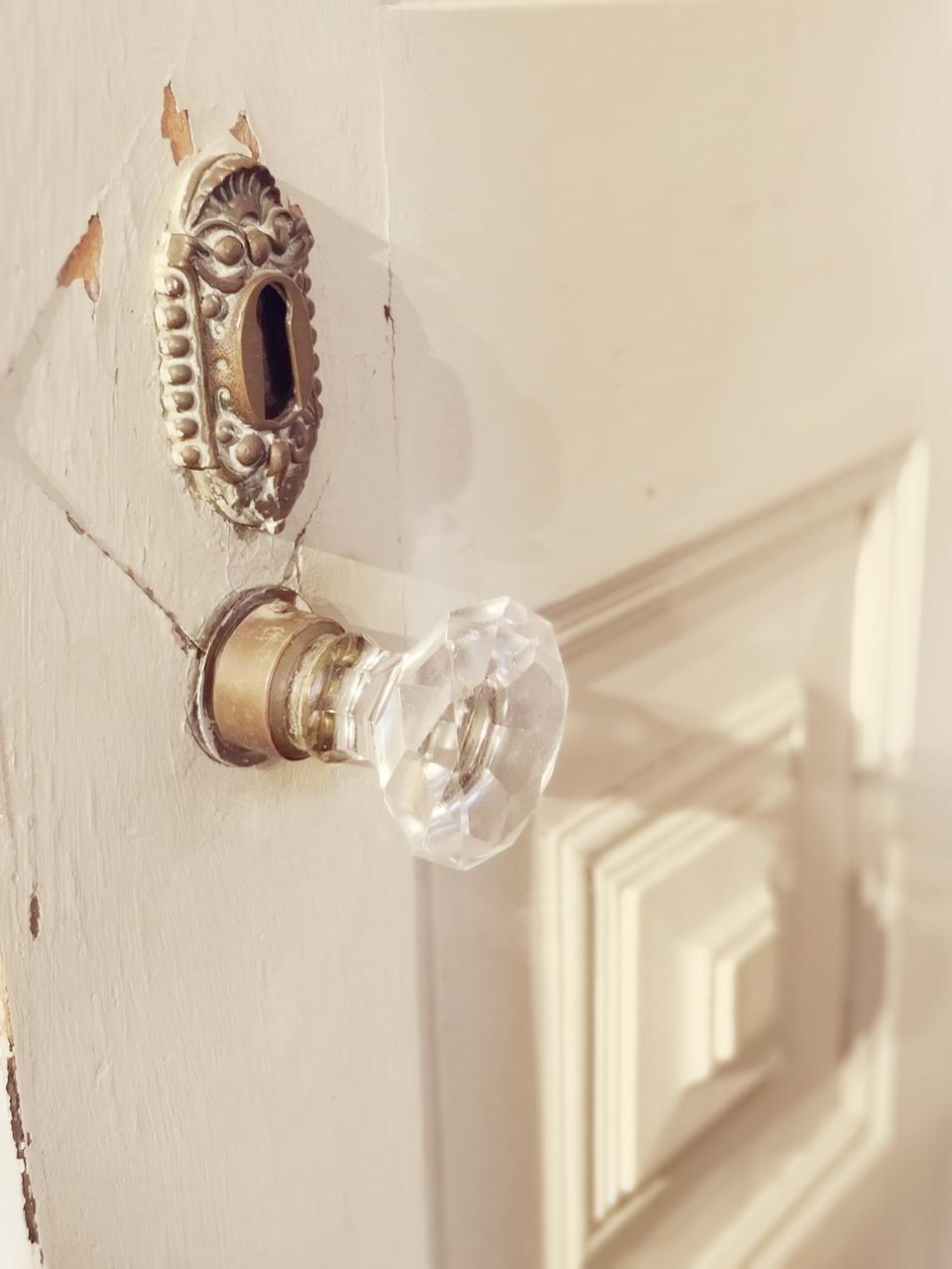 玻璃门如何调低