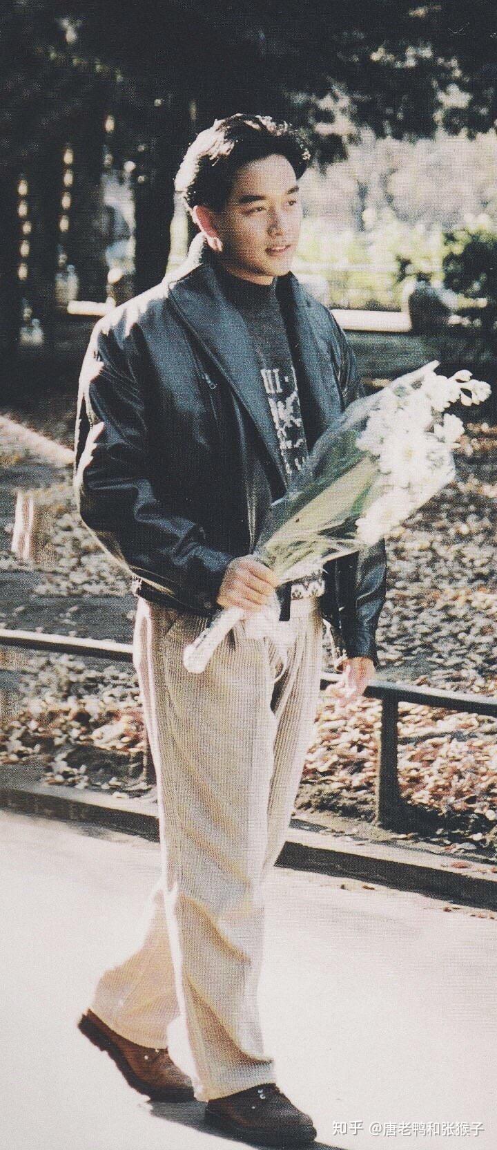 请问各位知友有没有哥哥张国荣全身照高清图想做人形立牌可以吗