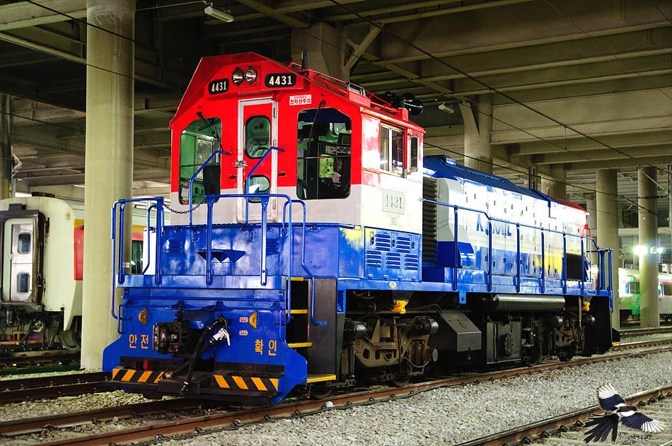 7147电气机关车)和内燃机车(9939857147柴油机关车)