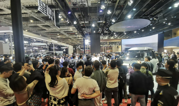 2023上海车展| 高管都来围观的SUV车型 - 知乎