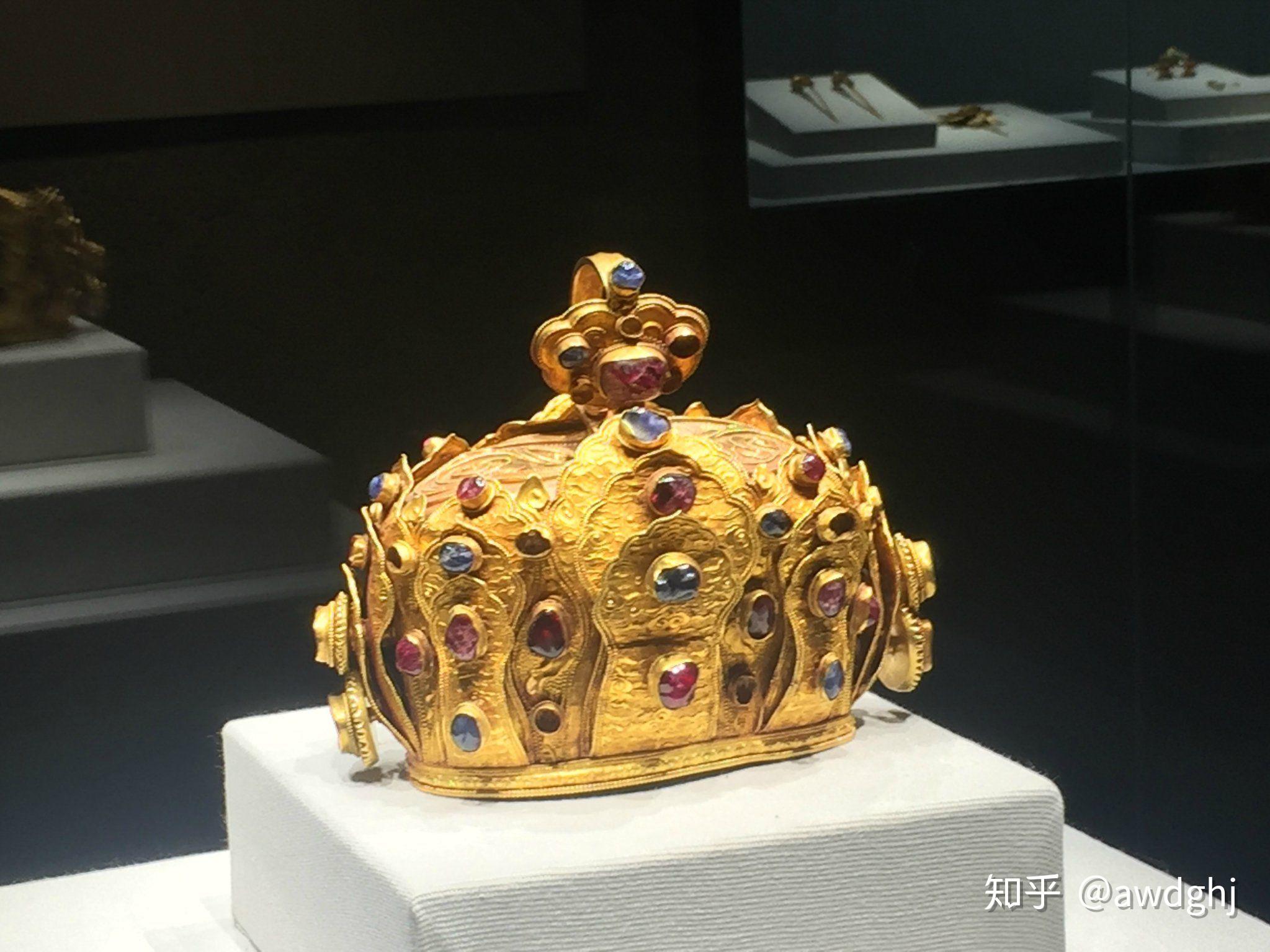 为什么中国古代的帝王不戴王冠