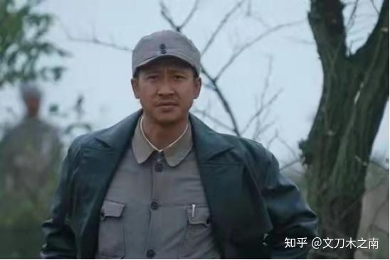 张国强原本是个话剧演员,直到演了《士兵突击》里钢七连连长高诚一角