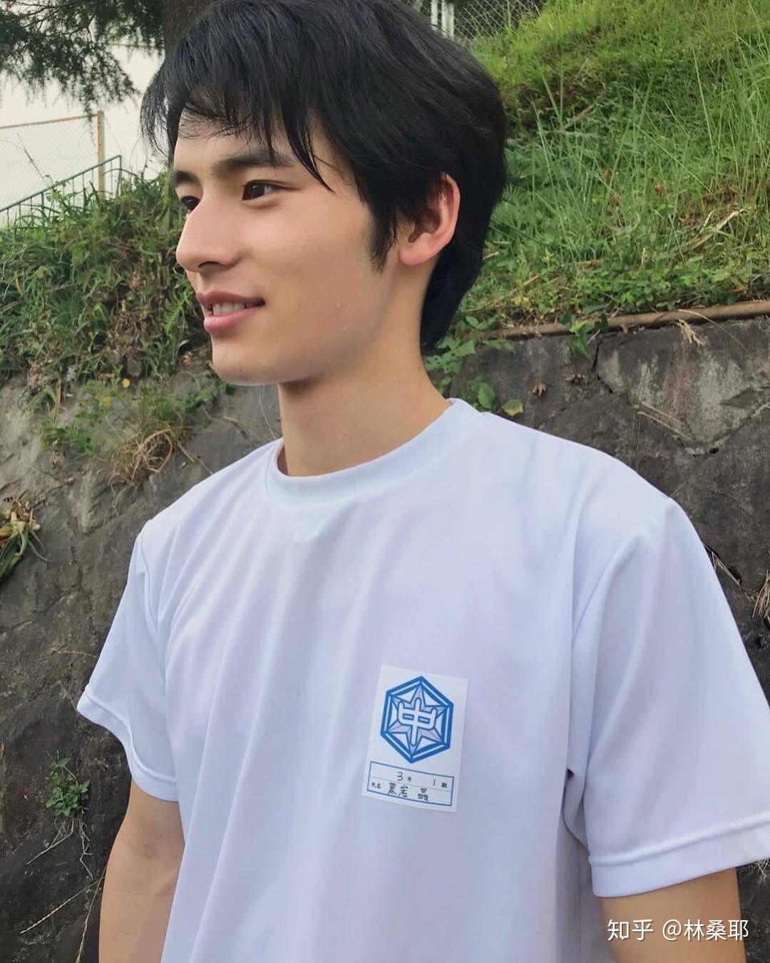 手机里有没有帅气小哥哥的照片