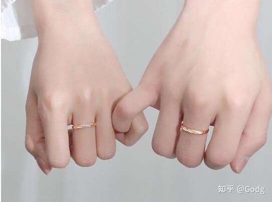 潘多拉手链3个最美搭配_手链品牌 潘多拉手链_潘多拉手链搭配