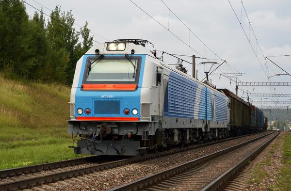 科普白俄罗斯铁路的卷帘门bkg1型电力机车