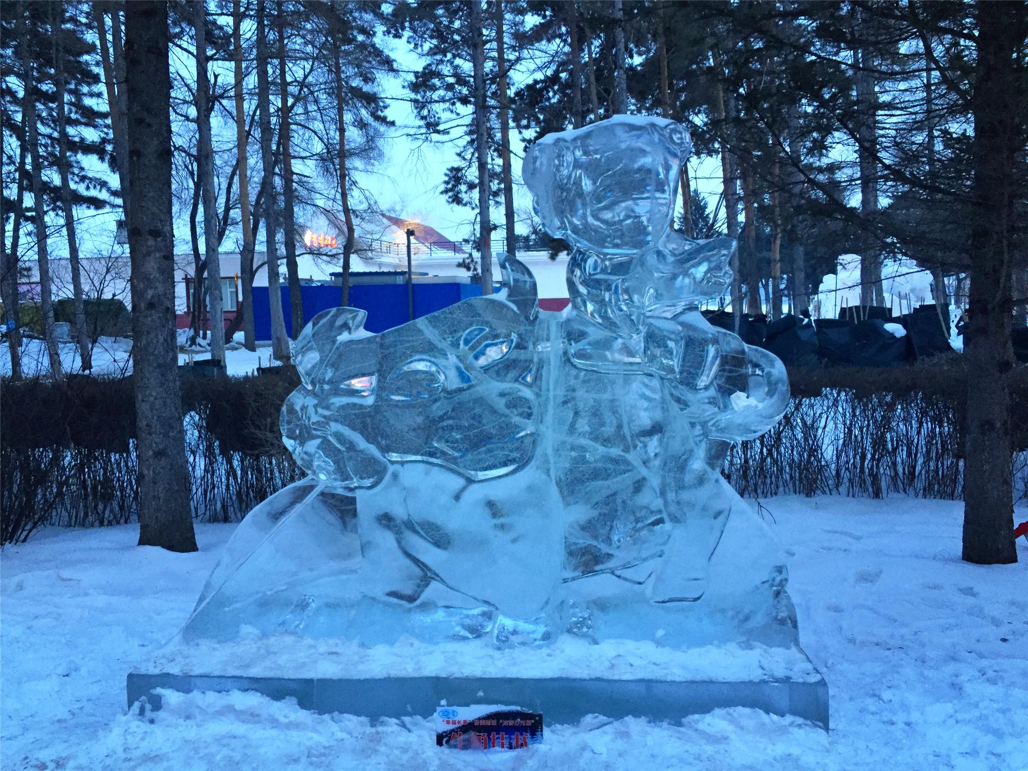 春节前的长春南湖公园冰雕雪雕还有爬犁车