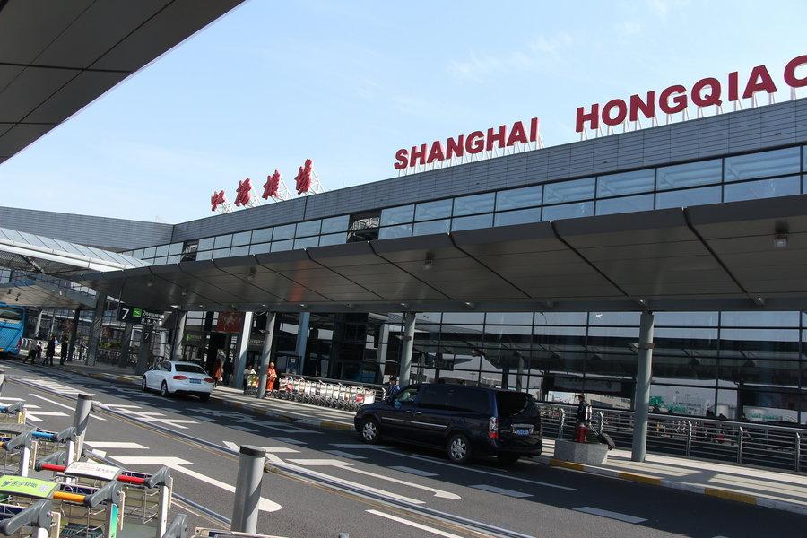 上海虹桥机场下飞机到虹桥火车站要多长时间?
