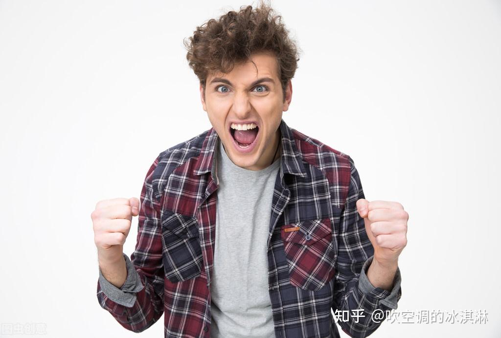 脾气暴躁是非常正常的此时,如果家里还有个大的,且又不听话比较常见的