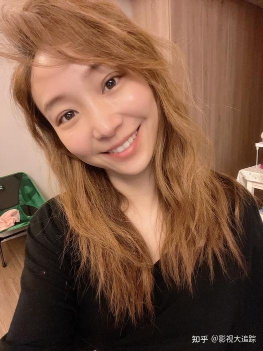 37岁甜心主播被曝出轨!与人夫车内告白热吻,遭男方妻子告上法庭