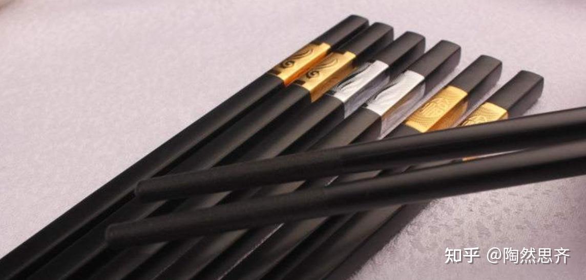 合金筷是pps(聚苯硫醚),pet(涤纶树脂),pla(聚乳酸)与玻璃纤维聚合而