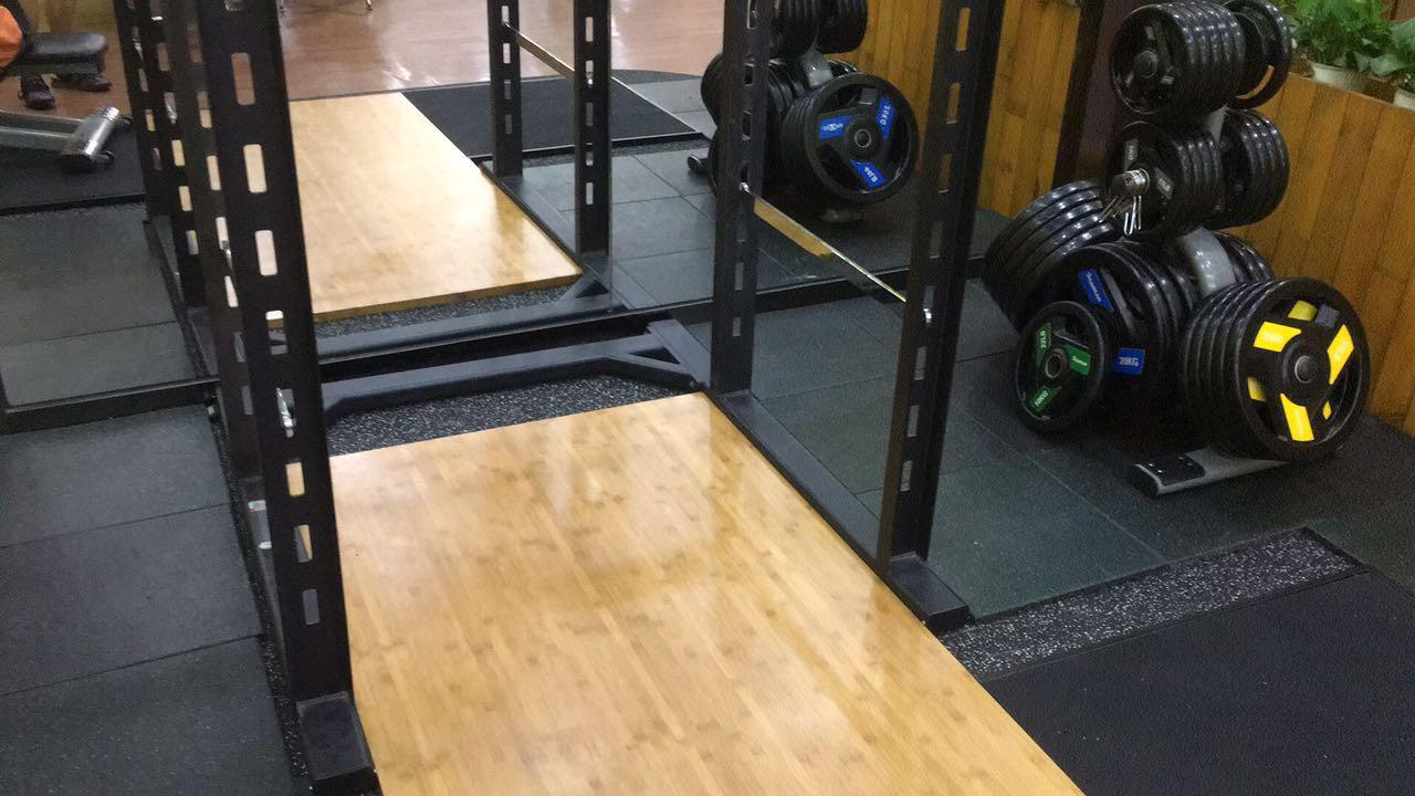 高杆磨的脖子掉皮 有了睡午觉的习惯 健身房老板答应了的举重台来了