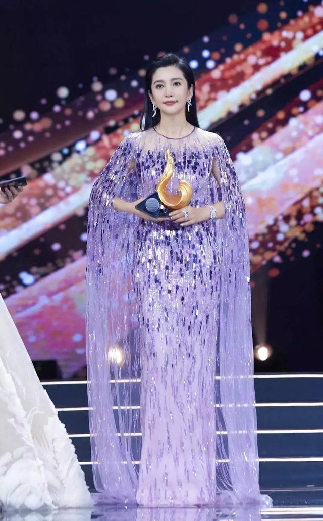当年，任泉给24岁李冰冰借4万开餐厅，李冰冰却说，就你这样还做生意？如今肠子都悔青了 - 知乎