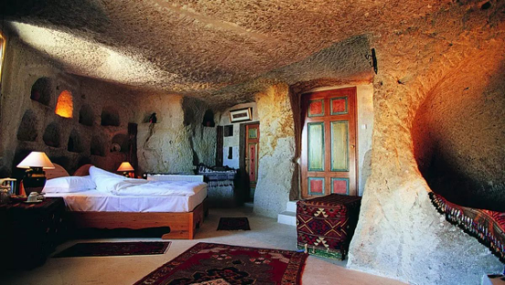 土耳其不仅有热气球,还有穿越19世纪的洞穴酒店,带你体验最原始的浪漫