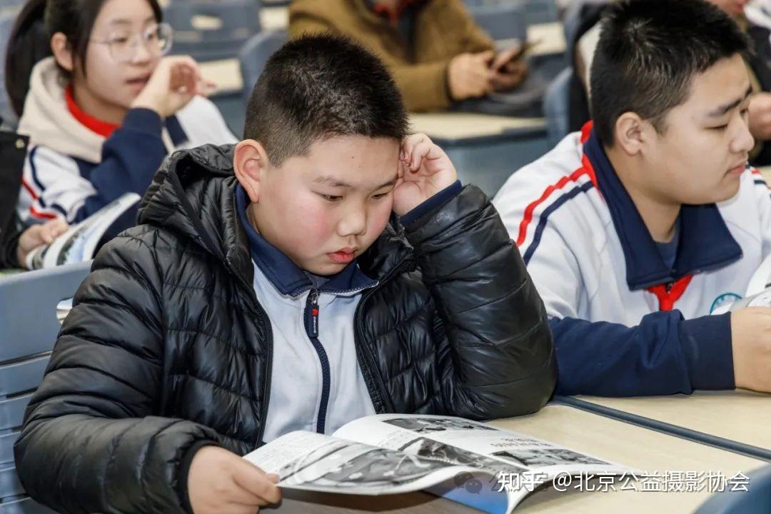 全国光影助学75校区济宁八中召开2023年度总结表彰会暨新年第一课