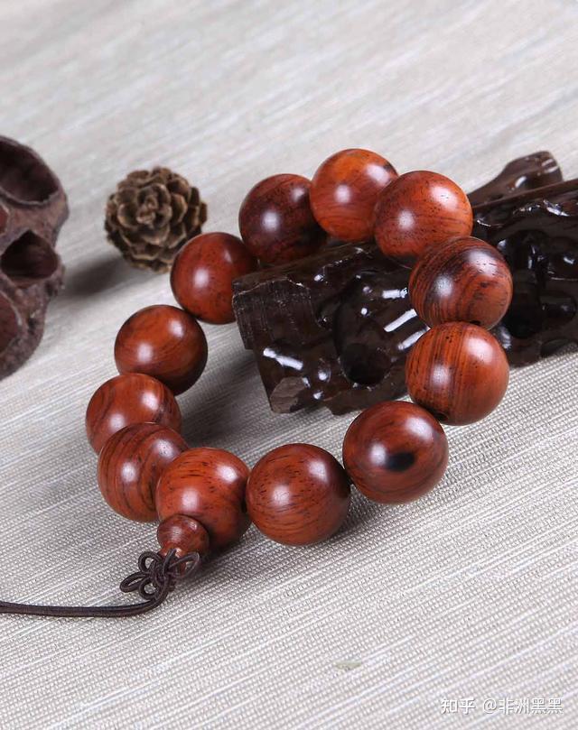 几十块钱的小叶紫檀手串,你认为有真的吗?