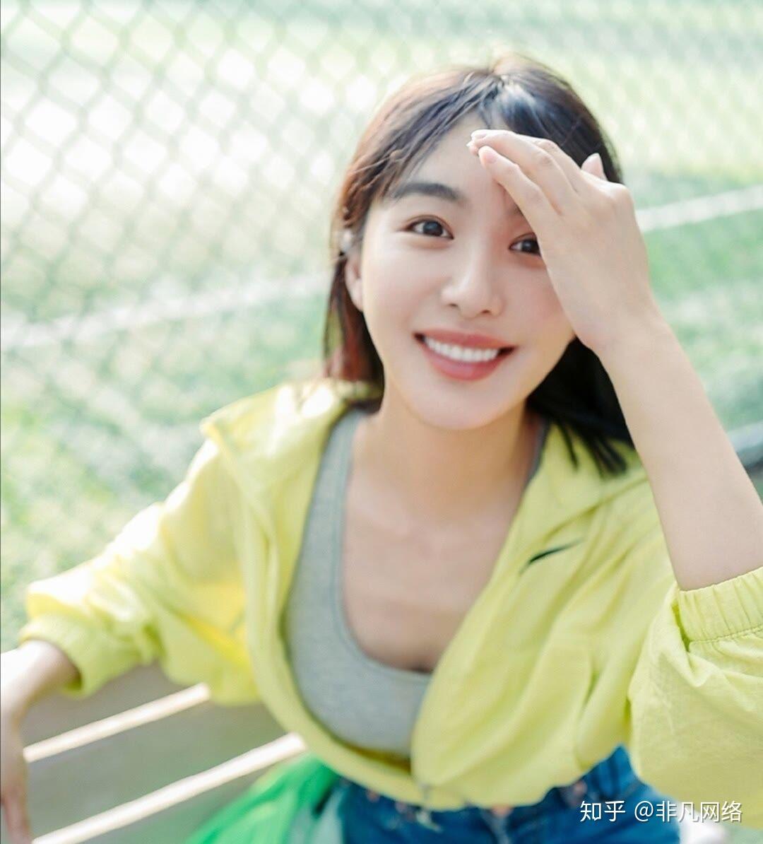 李菲儿美图柯基臀a4腰