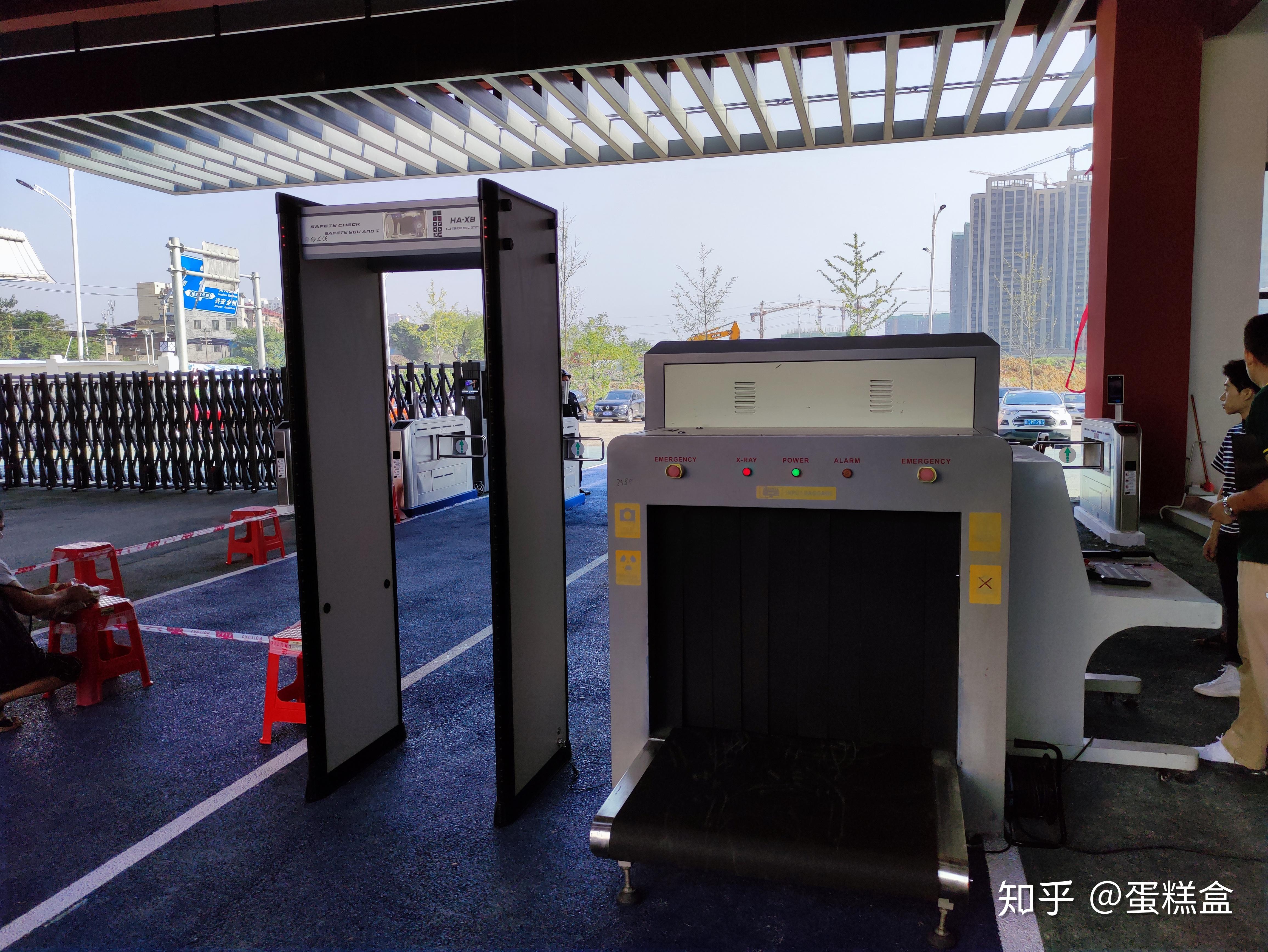 桂林安邦安检门在贵族学校的很多天