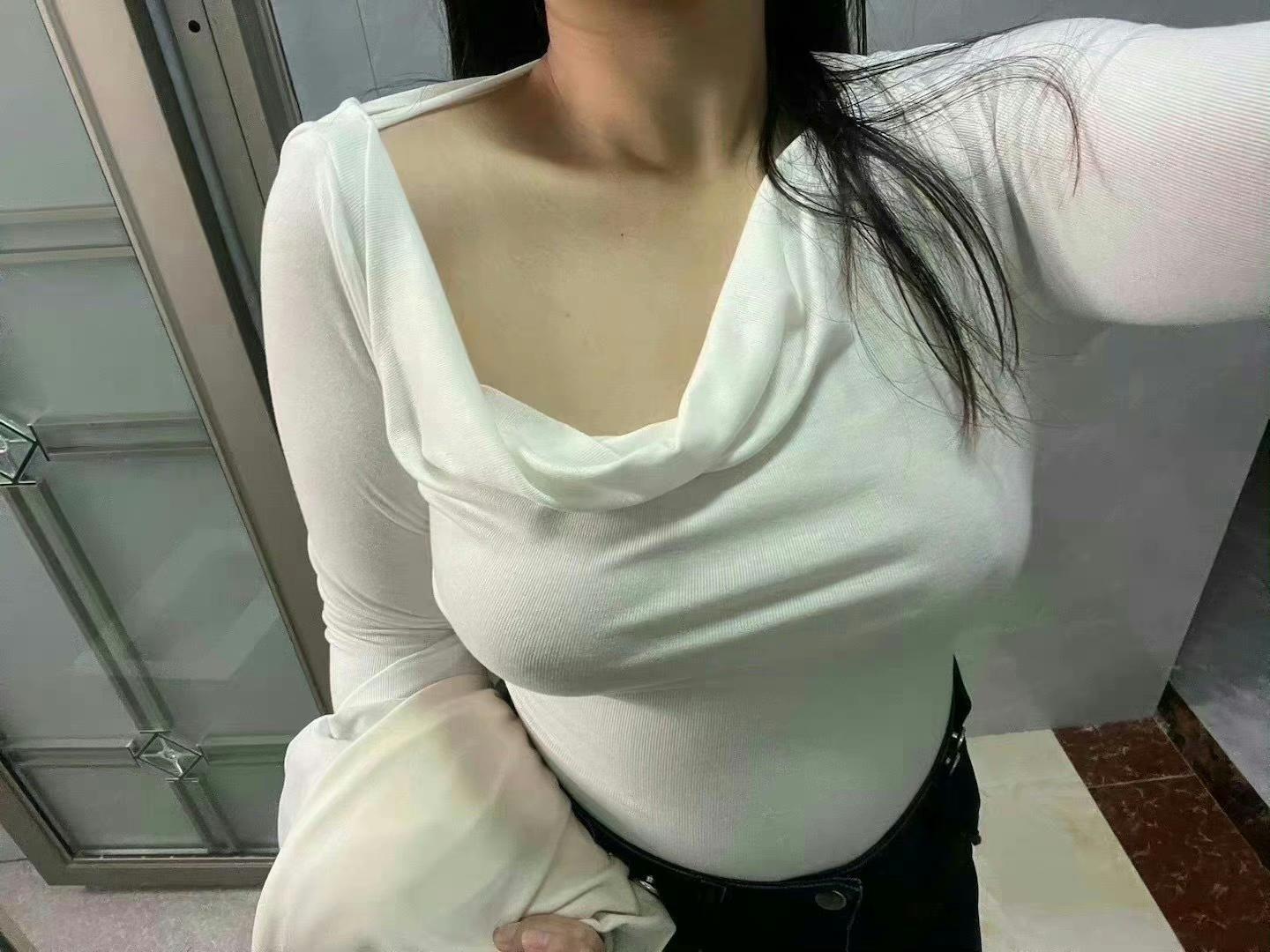 大胸女人穿什么衣服好看?