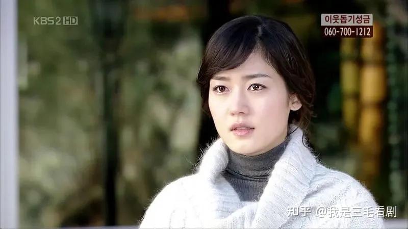 其主演电视剧《我叫金三顺》《秘密花园》《爱的迫降》引发收视狂潮