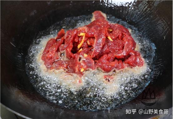 老廚師炒牛肉放料酒和鹽醃製是錯的教你一招牛肉軟嫩可口