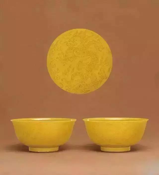 An incised yellow-glazed bowl, Mark and period of Kangxi 清