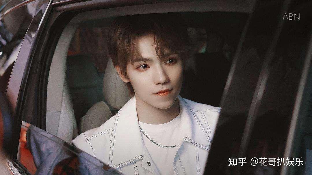 易烊千玺的父亲易上捷,因涉足情趣用品行业,再次引来网友的骂声