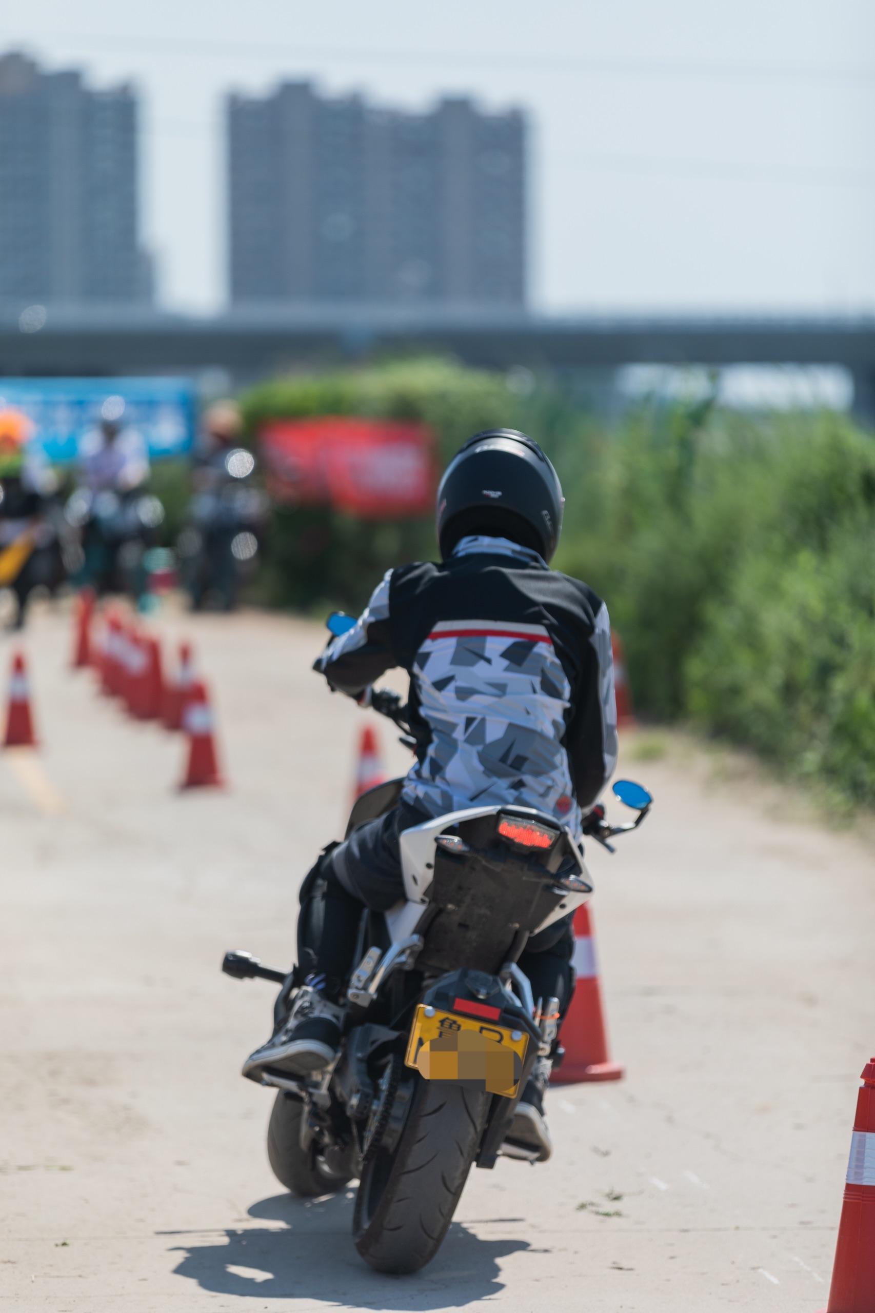 身高185,想买辆春风250nk,会不会骑着像狗? - 知乎