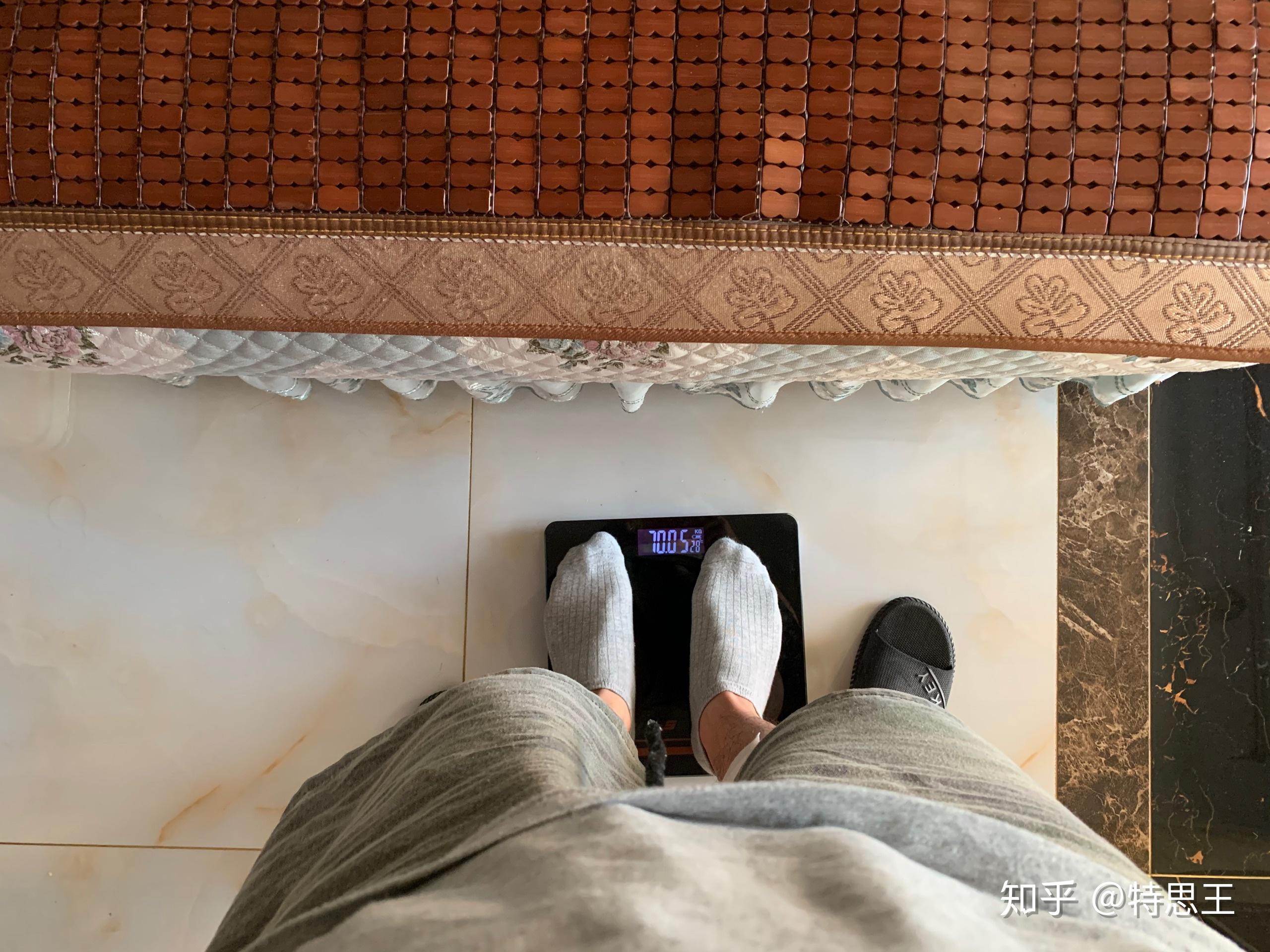 140斤170偏壮的男生看起来到底是怎样的