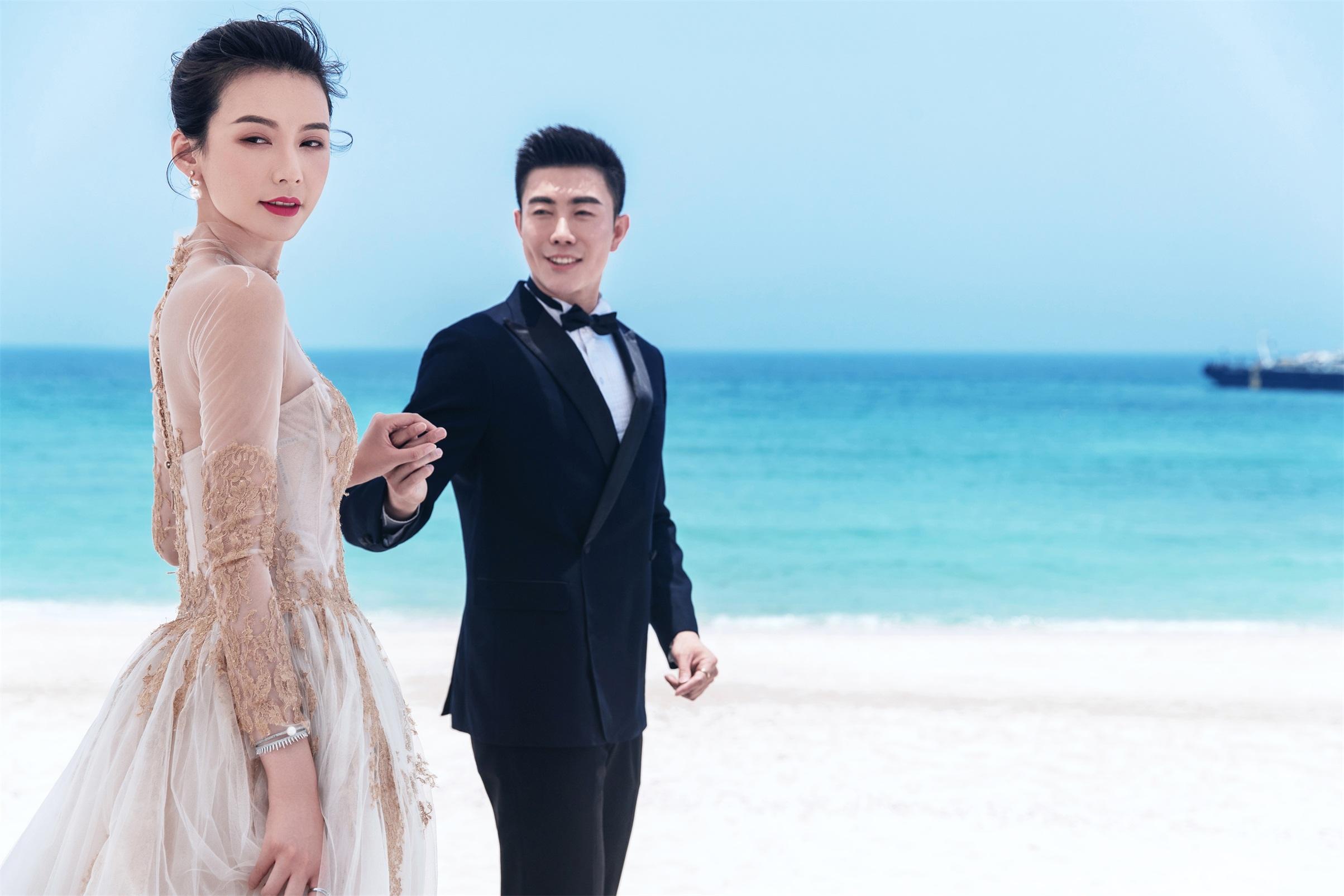 徐峥罕见朋友圈表白妻子,陶虹心花怒放,求爱文案用对很重要!