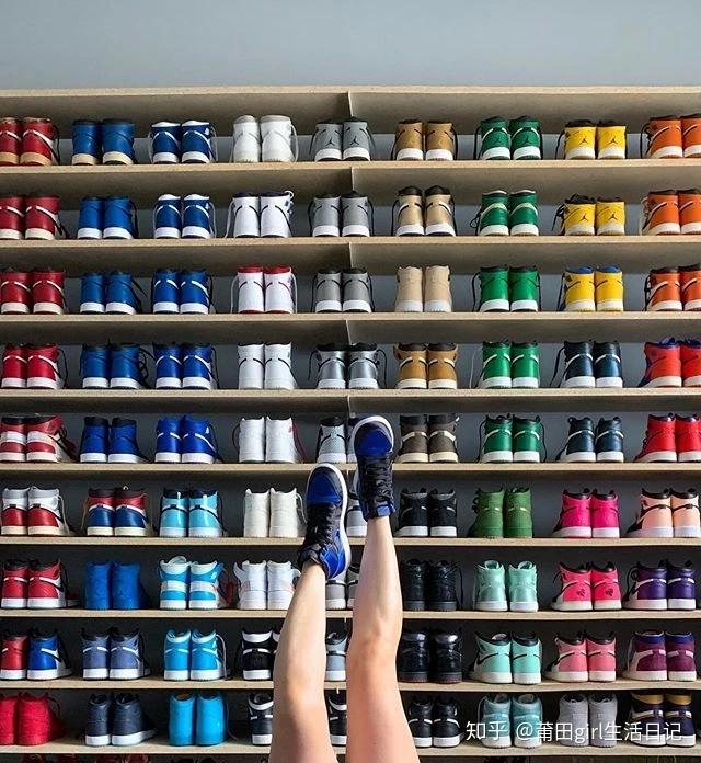 她拥有着你梦寐以求的一面鞋墙跟随小编来看看吧各种羡慕不言而喻女生