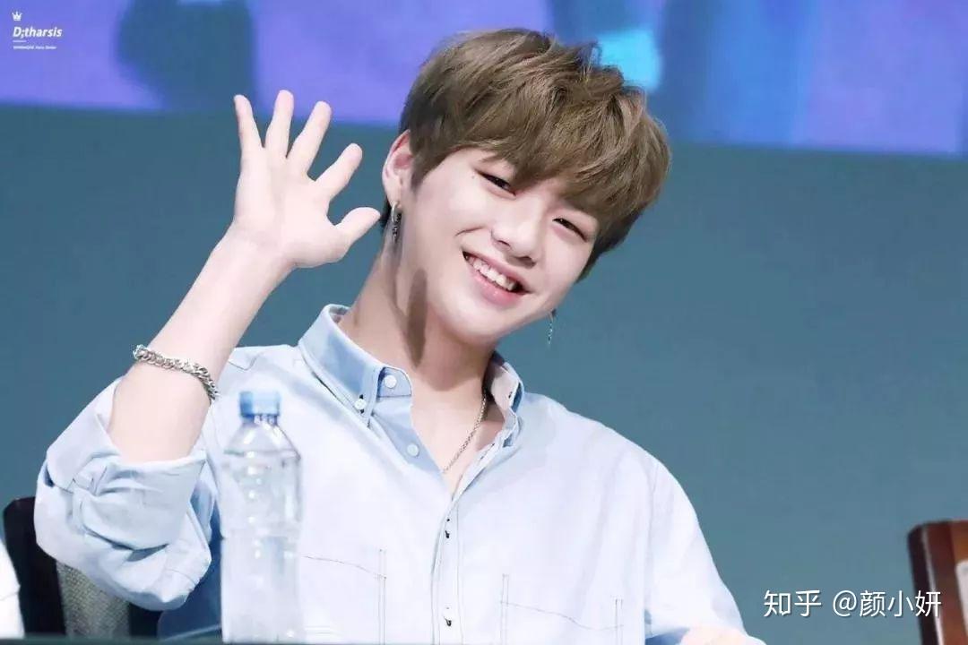 姜丹尼尔朴志效恋情石锤尼尔遭脱粉回踩志效为啥能全身而退