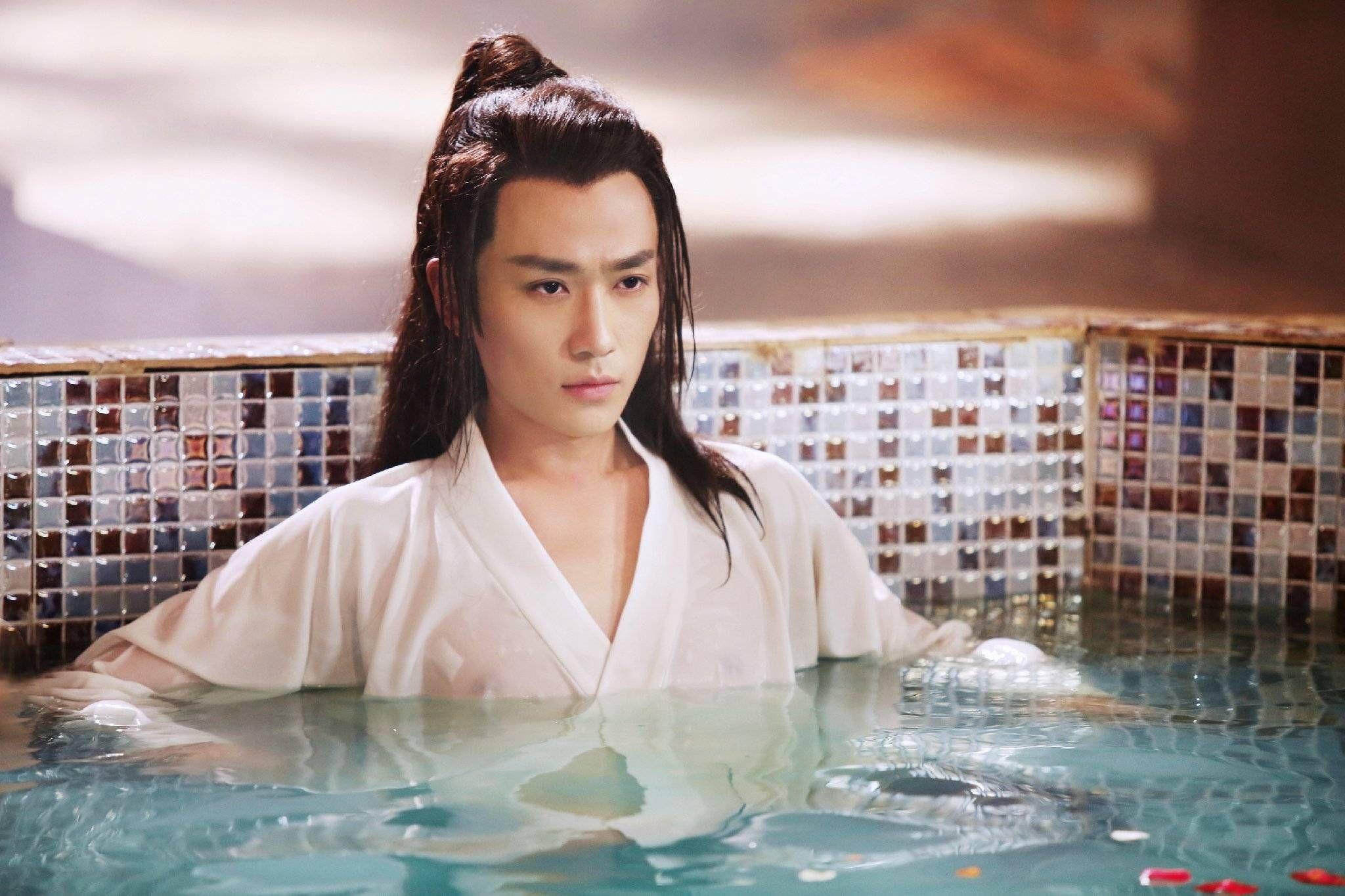 如何评价朱一龙的长相?